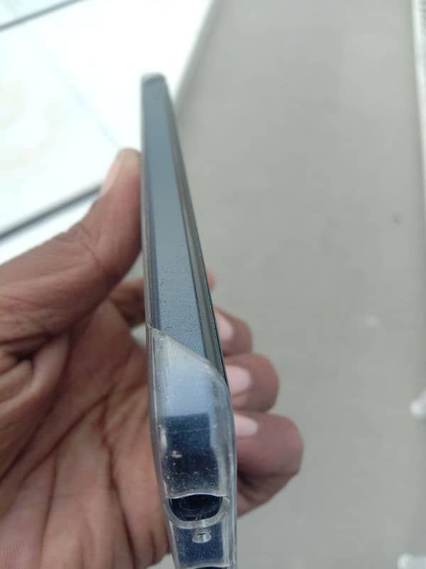 Infinix hot 40 10/10 condition all acaserize complete and box 3