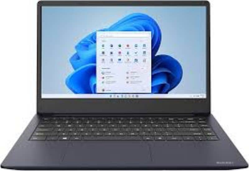 TOSHIBA DYNABOOK i5 8+256 SSD 8