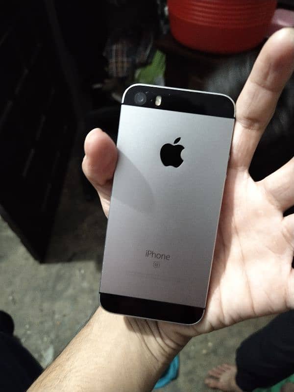 iphone se 2016 16gb non pta urgent sale in lush condition 1