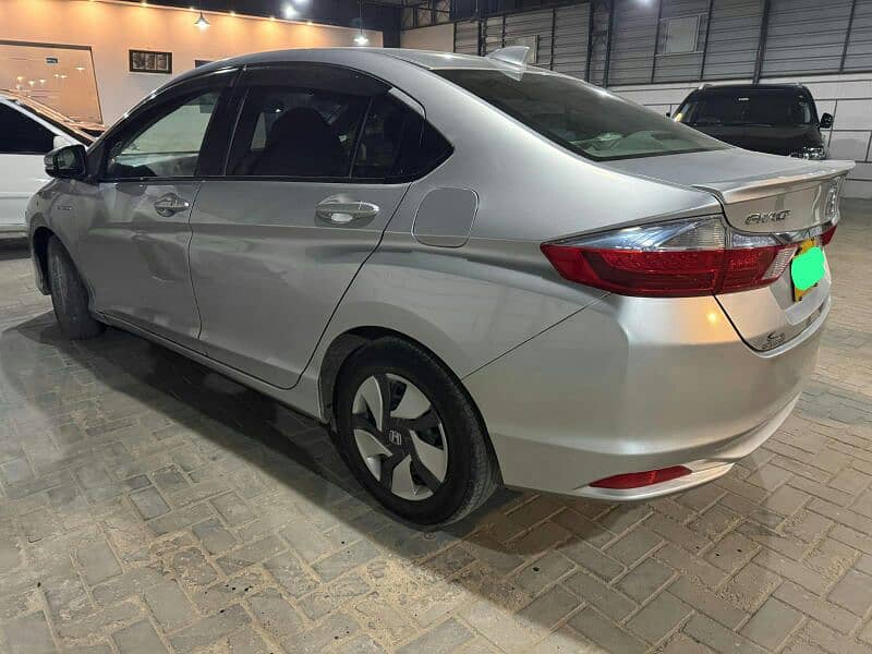 Honda Grace Hybrid 2015 6