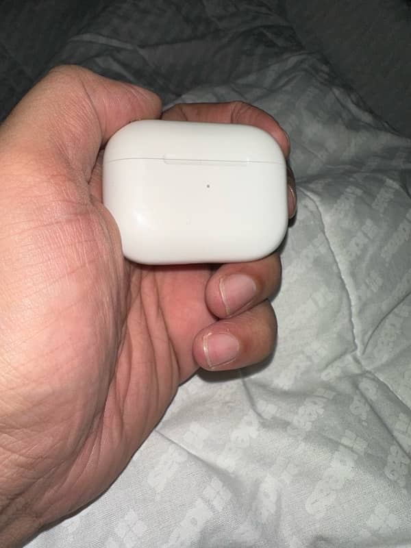 Apple airpod pro. 2 0