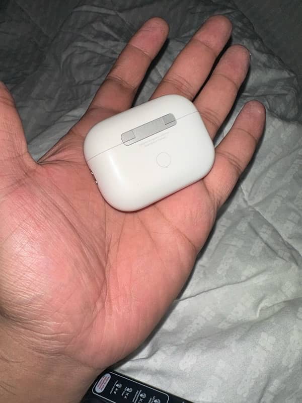 Apple airpod pro. 2 2