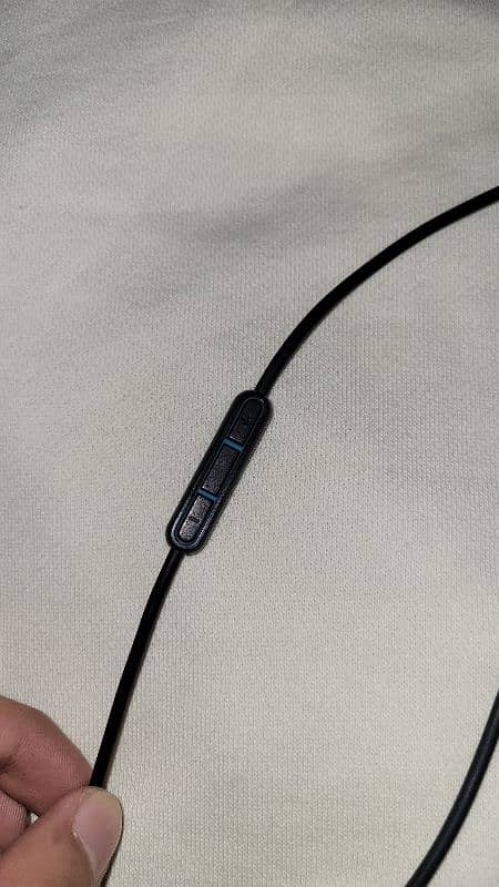 Bose QC25 Headphones with Anc/nc just like sony, jbl, anker 6