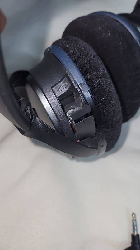 Bose QC25 Headphones with Anc/nc just like sony, jbl, anker 8