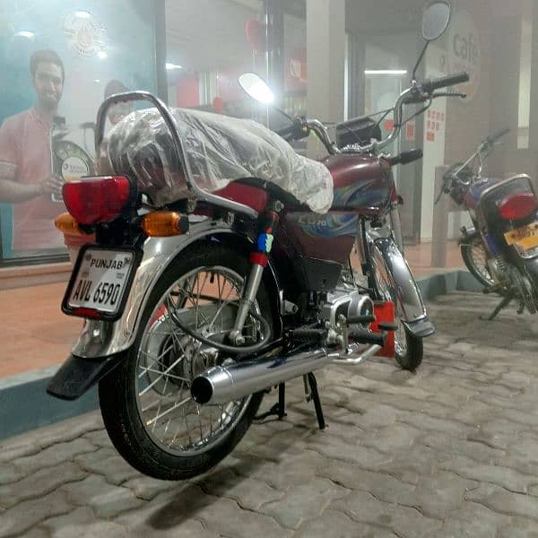 Honda 70 good bike same new full sell and sell 1