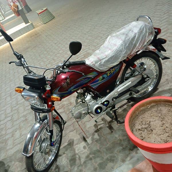 Honda 70 good bike same new full sell and sell 7