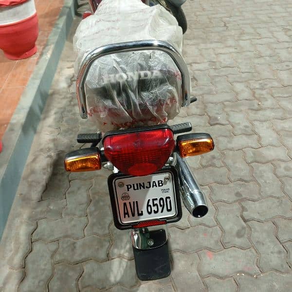 Honda 70 good bike same new full sell and sell 12