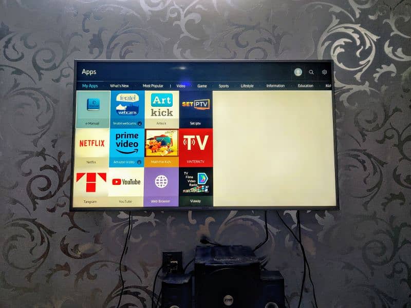 55" Samsung Smart TV (Original) SUHD Model 7200 - Dil Khush Condition 5