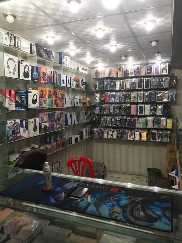 Mobile accessories shop 6