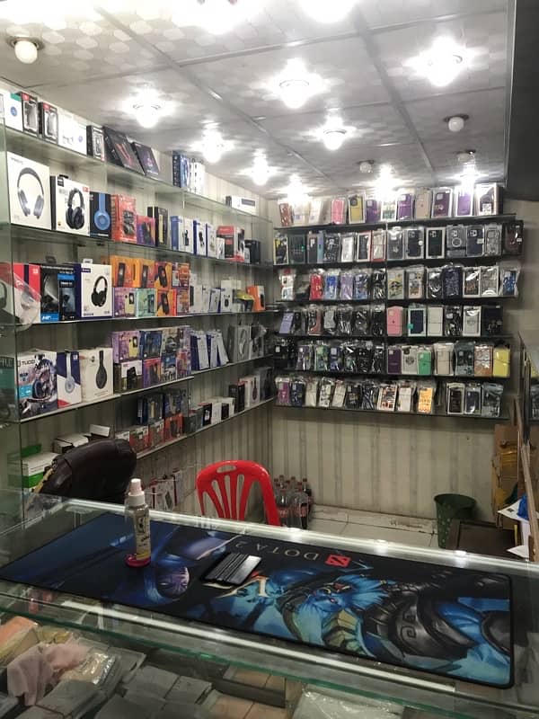 Mobile accessories shop 8