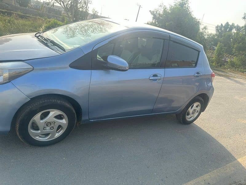 Toyota Vitz 2013 3