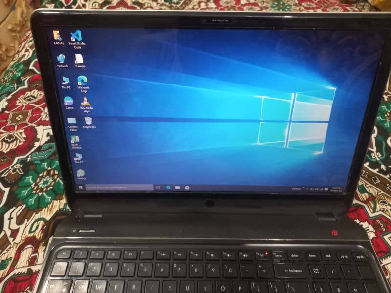 HP Laptop AMD A6 , 4GB , 500GB 3