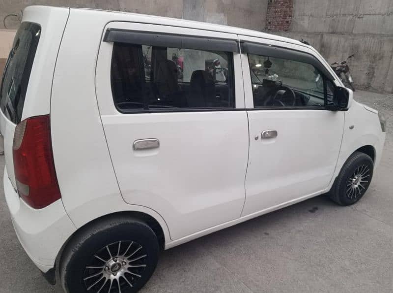 Suzuki Wagon R 2017 4