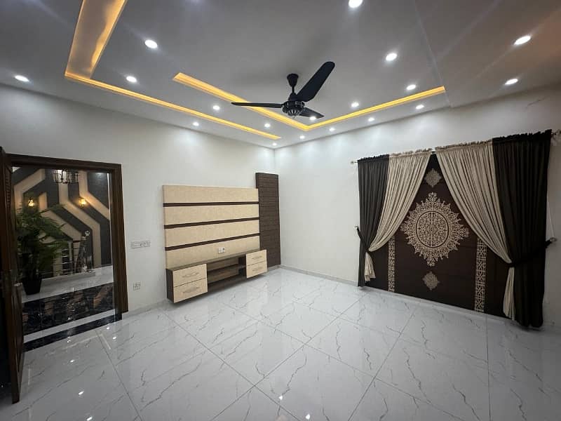 DC Colony Main Boulevard 1 Kanal House For Sale 24