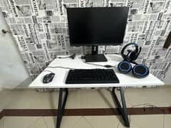 gaming setup (monitor,table,mouse,keyboard,usb hub,speakers,headphone)