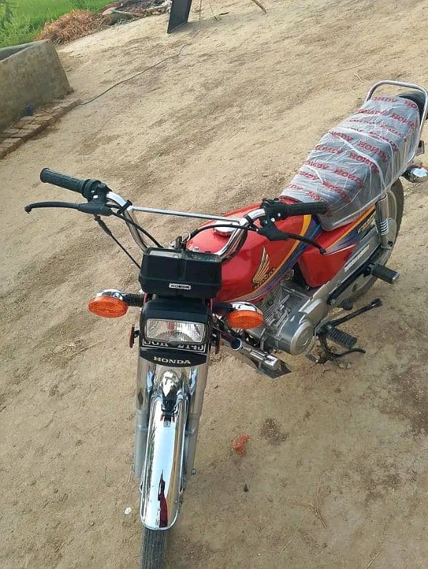 Honda 125 11/12 mdl sargodha no new condition Zero bike documint clear 4