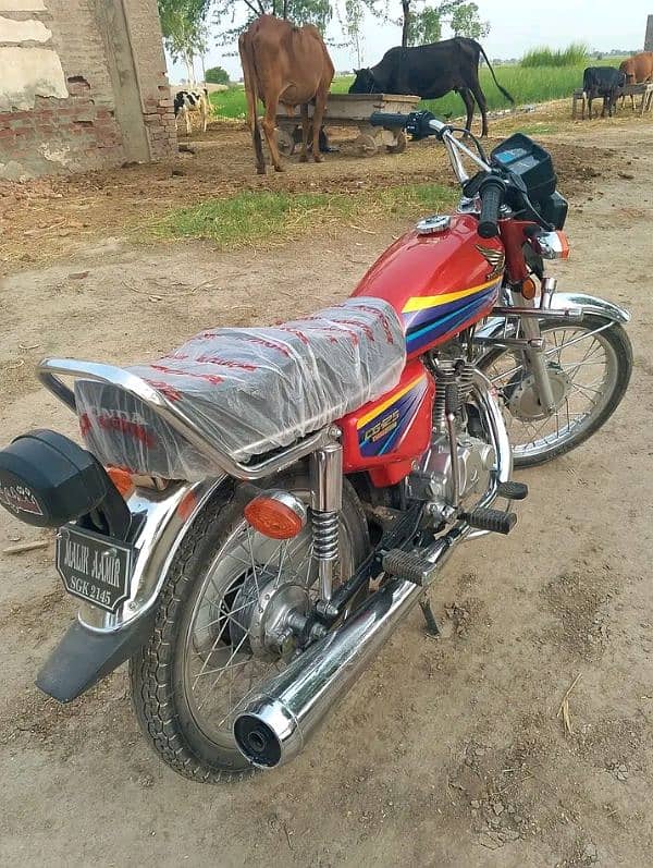 Honda 125 11/12 mdl sargodha no new condition Zero bike documint clear 5