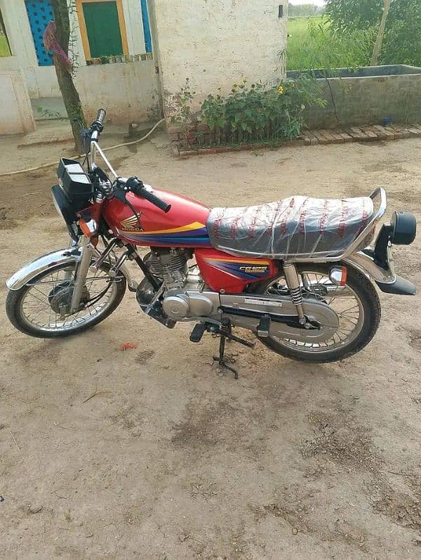 Honda 125 11/12 mdl sargodha no new condition Zero bike documint clear 6