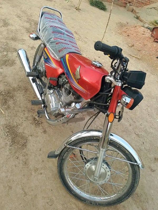 Honda 125 11/12 mdl sargodha no new condition Zero bike documint clear 10