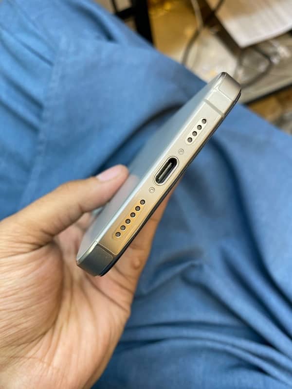 Iphone 15 Pro Max 512GB PTA APPROVED Natural titanium 3