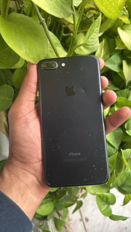 IPhone 7 plus (Non but sim working ) 0