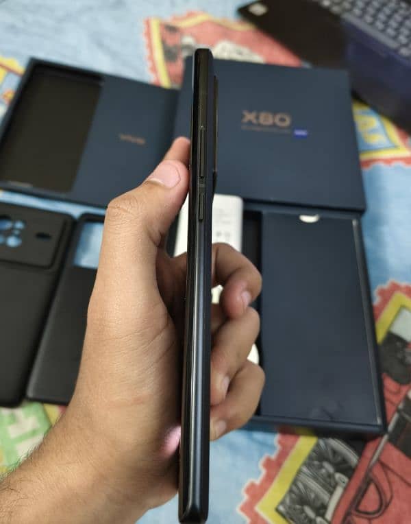 Vivo X80 5g 12/256gb With Complete Box 3