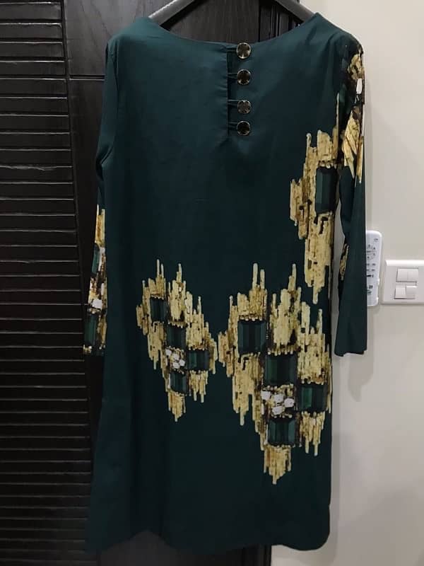 green dress Lulusaa  Chest 20 Hips 21  Length 40 3