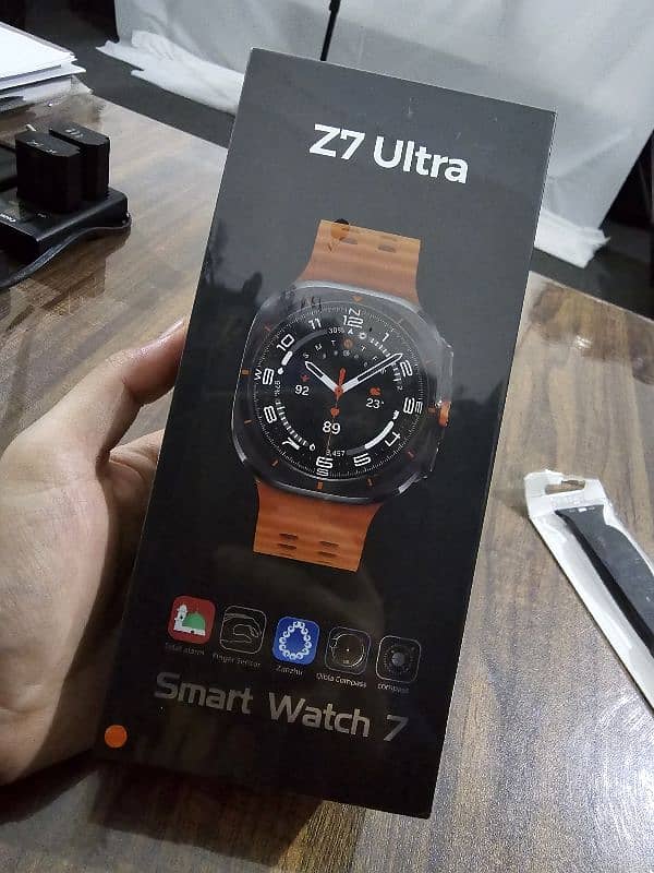 Z7 ULTRA SMARTWATCH WITH 2 STRAPS 0