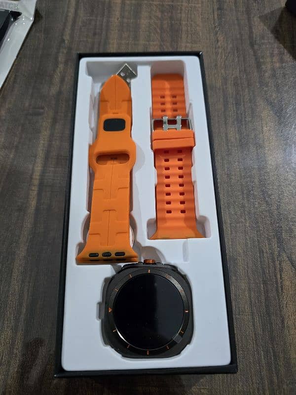 Z7 ULTRA SMARTWATCH WITH 2 STRAPS 1