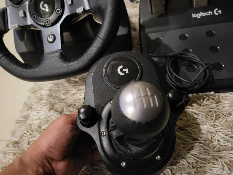 Logitech G920 Steering wheel plus shifter 5