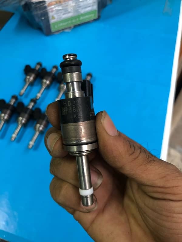 Honda Vezel Fuel Injectors 3