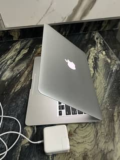 Apple MacBook Air 13.3 inch, 2017 8/128