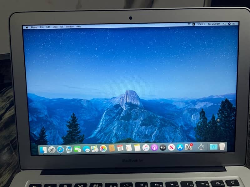 Apple MacBook Air 13.3 inch, 2017 6