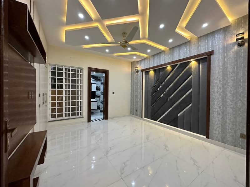 10 Marla House For Sale In Ghaznavi Block Bahria Town Lahore 15