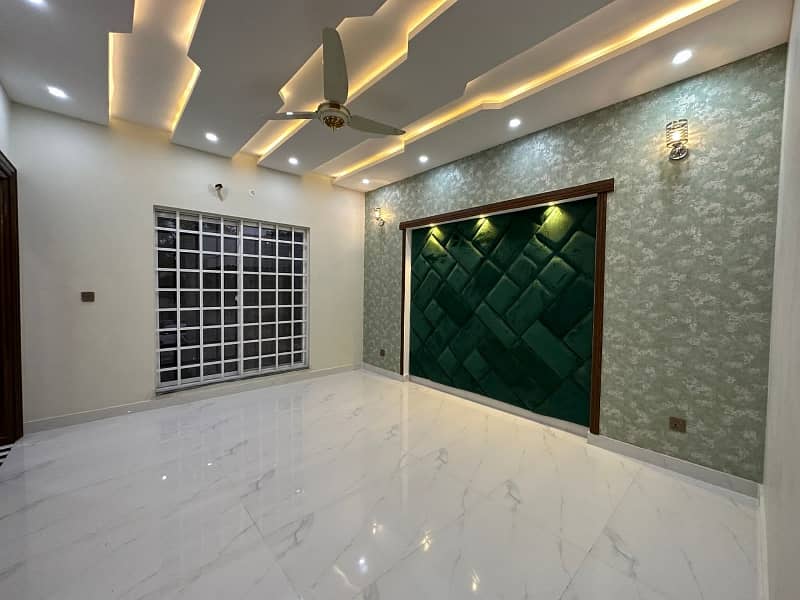 10 Marla House For Sale In Ghaznavi Block Bahria Town Lahore 17