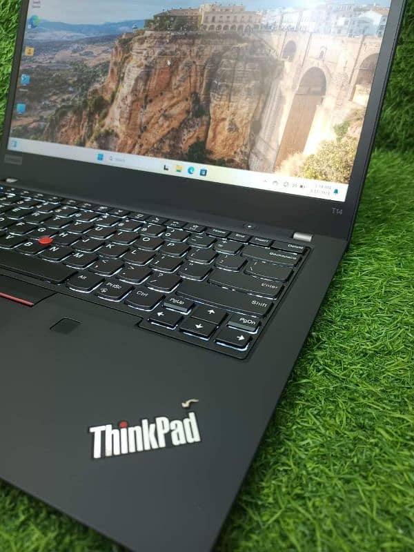 Lenovo ThinkPad T14 Gen -2  / heavy duty/Quadcore high end Ultrabook 1