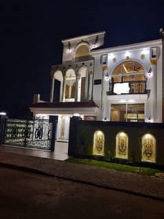 10 Marla House For Sale In Jinnah Block Bahria Town Lahore