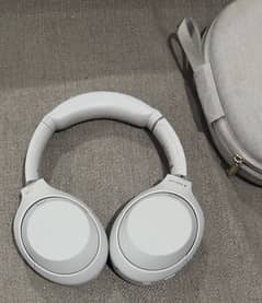 Sony Headphones - Xm4