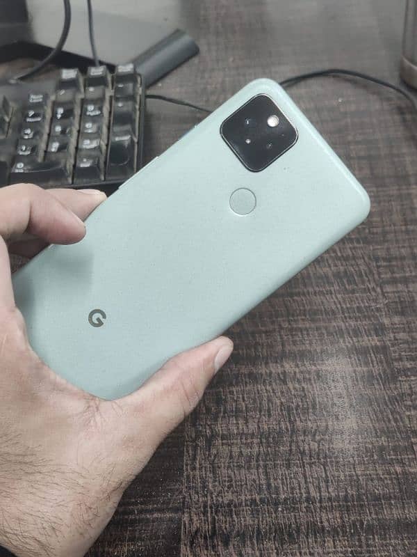 Google Pixel 5 LCD broken & Minor shade 1