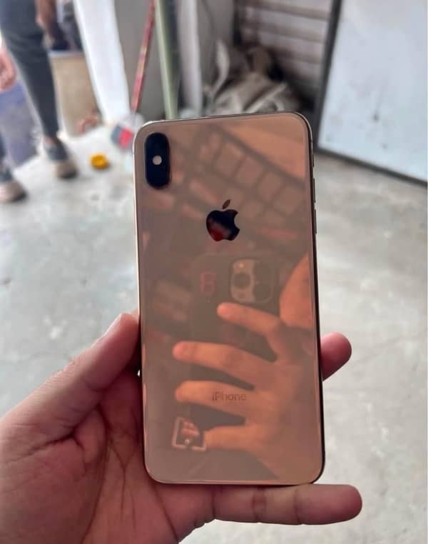 iPhone XS Max 0