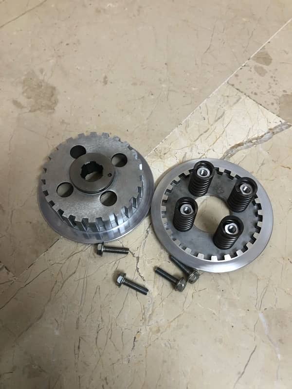 Honda 125 clutch housing 3