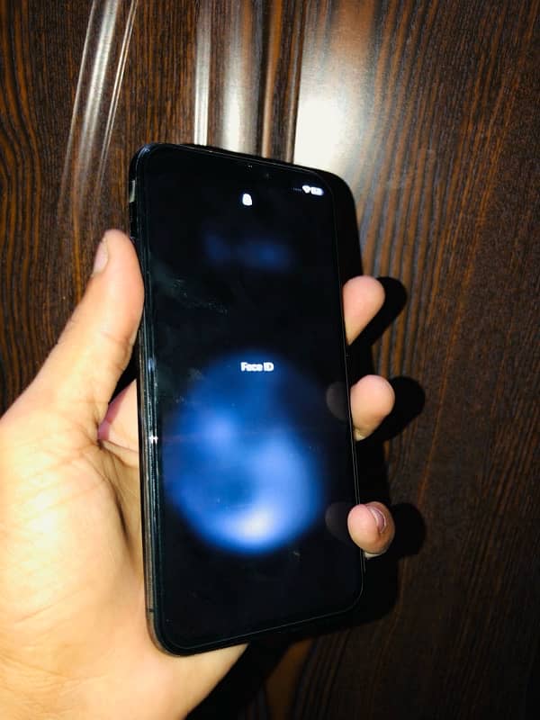 i phone x 64 Gb pta approved 5