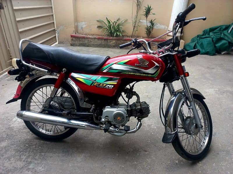 HONDA CD 70 RED COLOUR 2022 MODEL 4