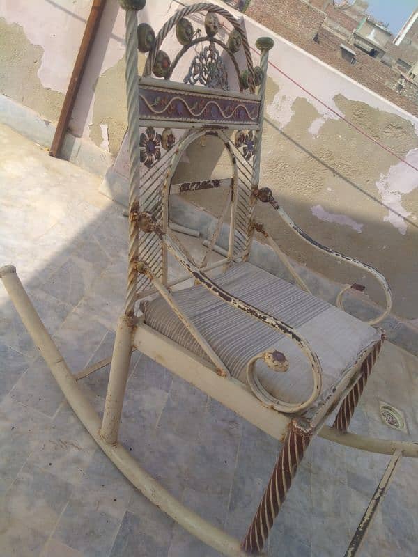 IRON SWING CHAIR 2