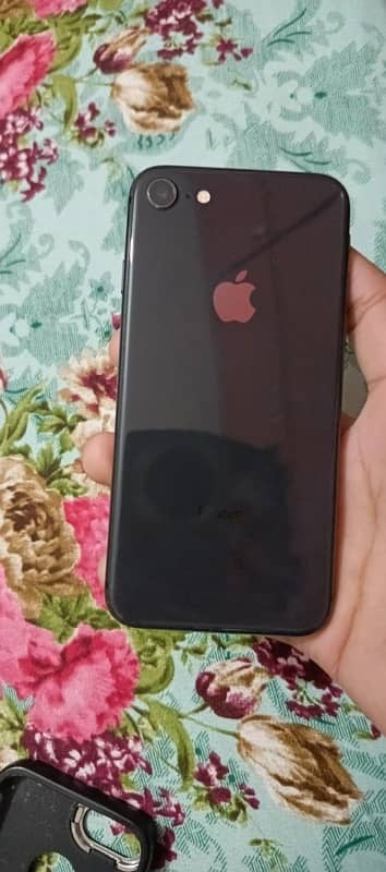 i phone 8 non pta  urgent sale 1