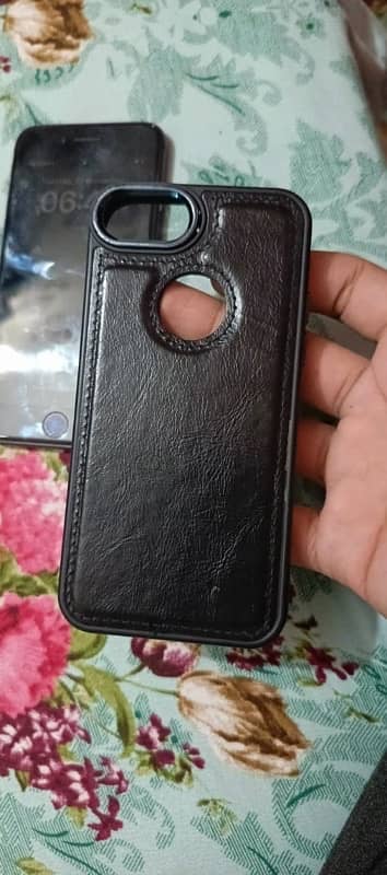 i phone 8 non pta  urgent sale 2