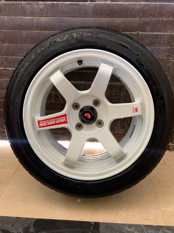 TE 37 concave 15 inch with 185 55 r15 tyres 0