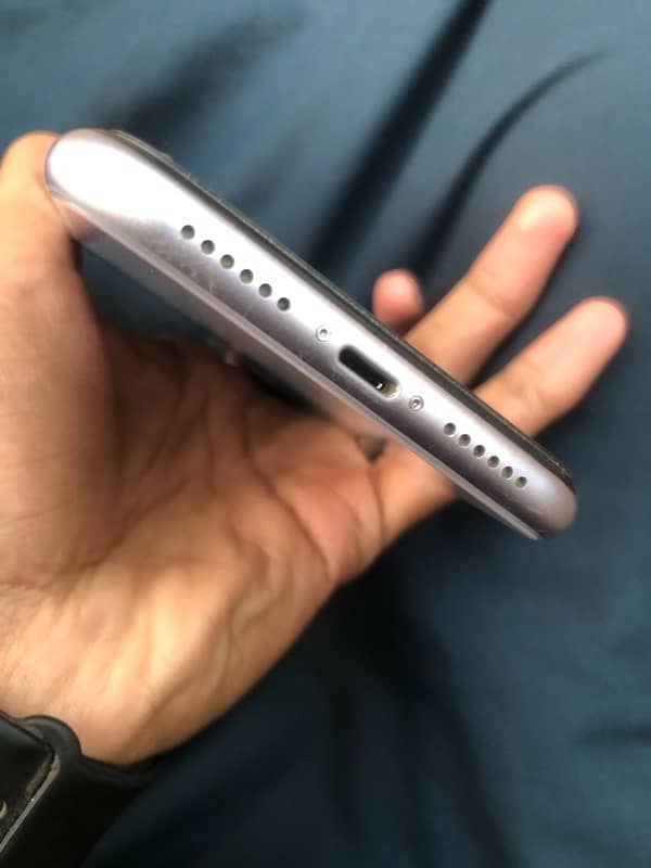 iPhone 11 128gb all ok with box 5