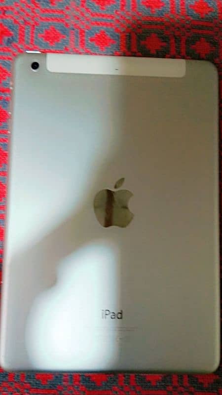 New condition ipad mini 2 6