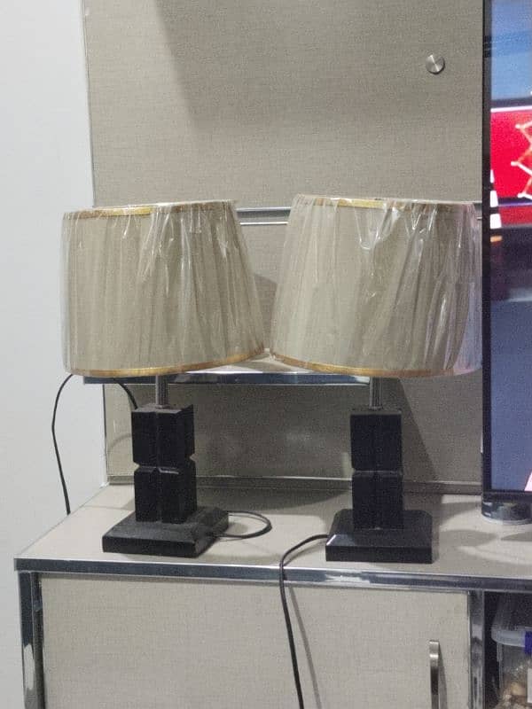 table lamps pair 0